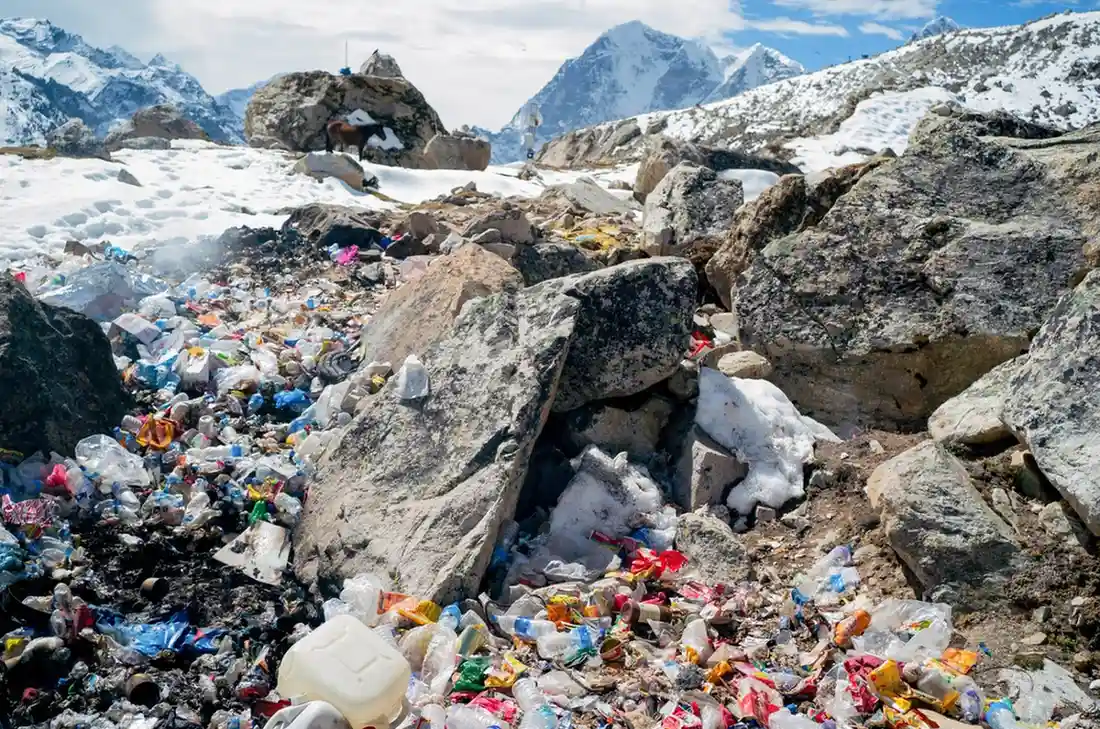everest_trash