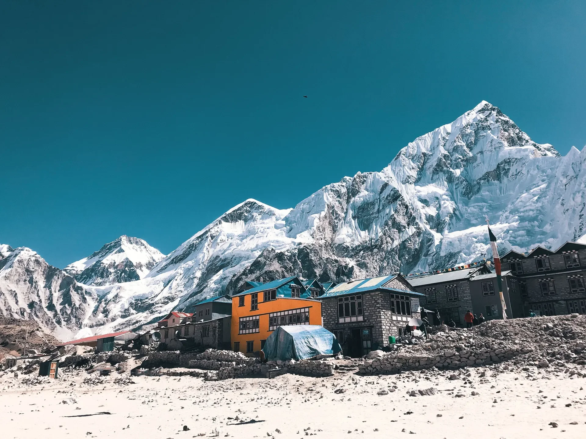 Do You Need to Book Teahouses in Advance for the EBC Trek? (2026 Honest Answer)